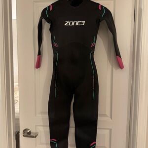 Zone3 Women's Agile Full Sleeve Triathlon Wetsuit